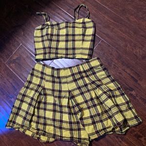Size small Yellow plaid set for 25$ (sold)